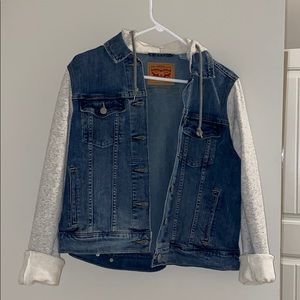 Levi woman’s denim jacket